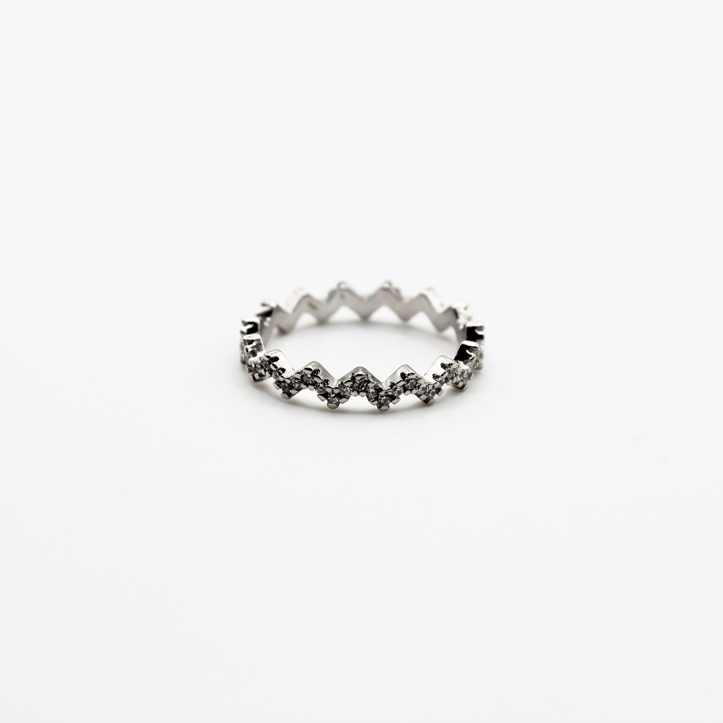 Bague zigzag en zirconium