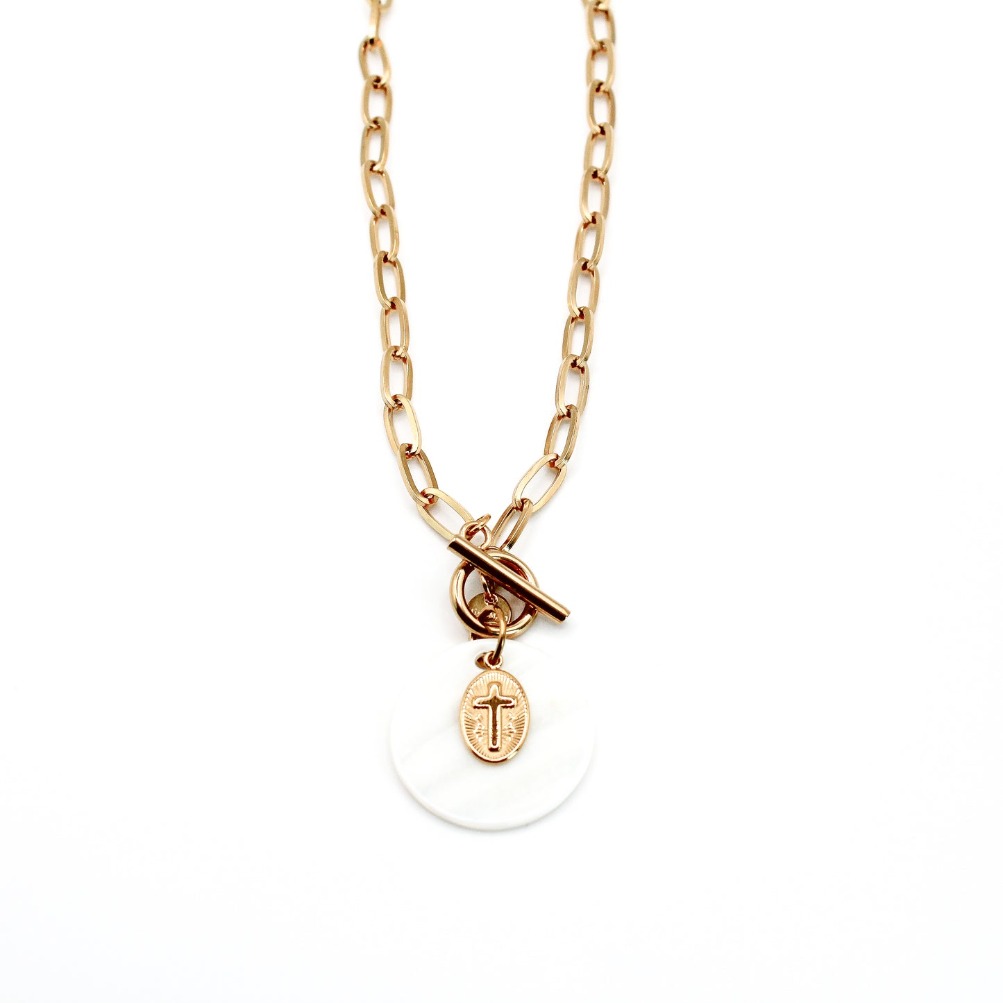 Collier pendentif nacre et croix