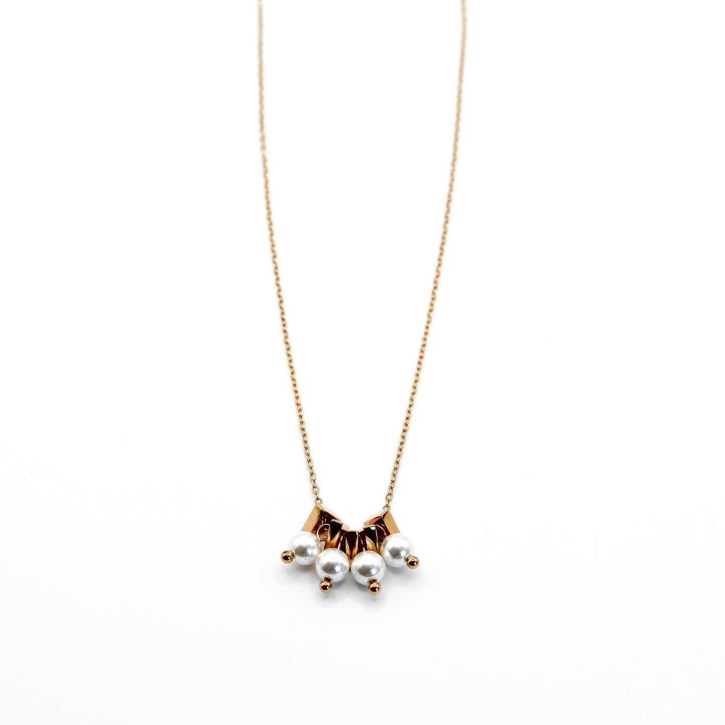 Collier triangles et perles