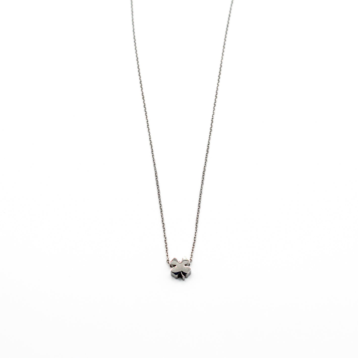 Collier pendentif trèfle