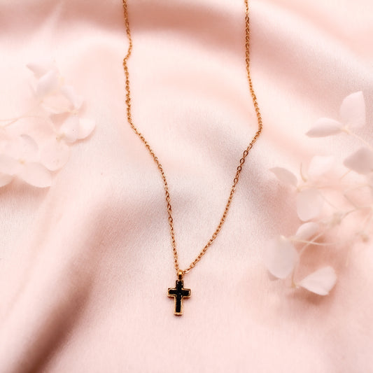 Collier pendentif croix zirconium noir