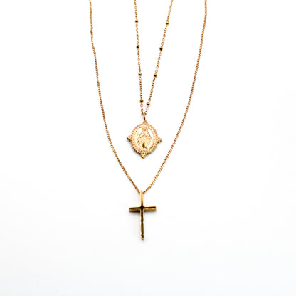 Collier double croix et médaillon